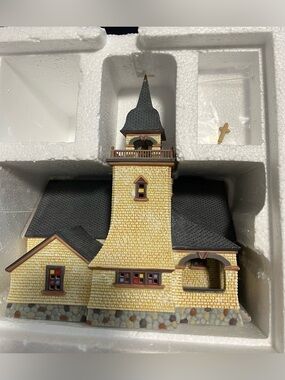 Dep 56 Seasons Bay. Chapel on the Hill First Edition  with Accessory Piece